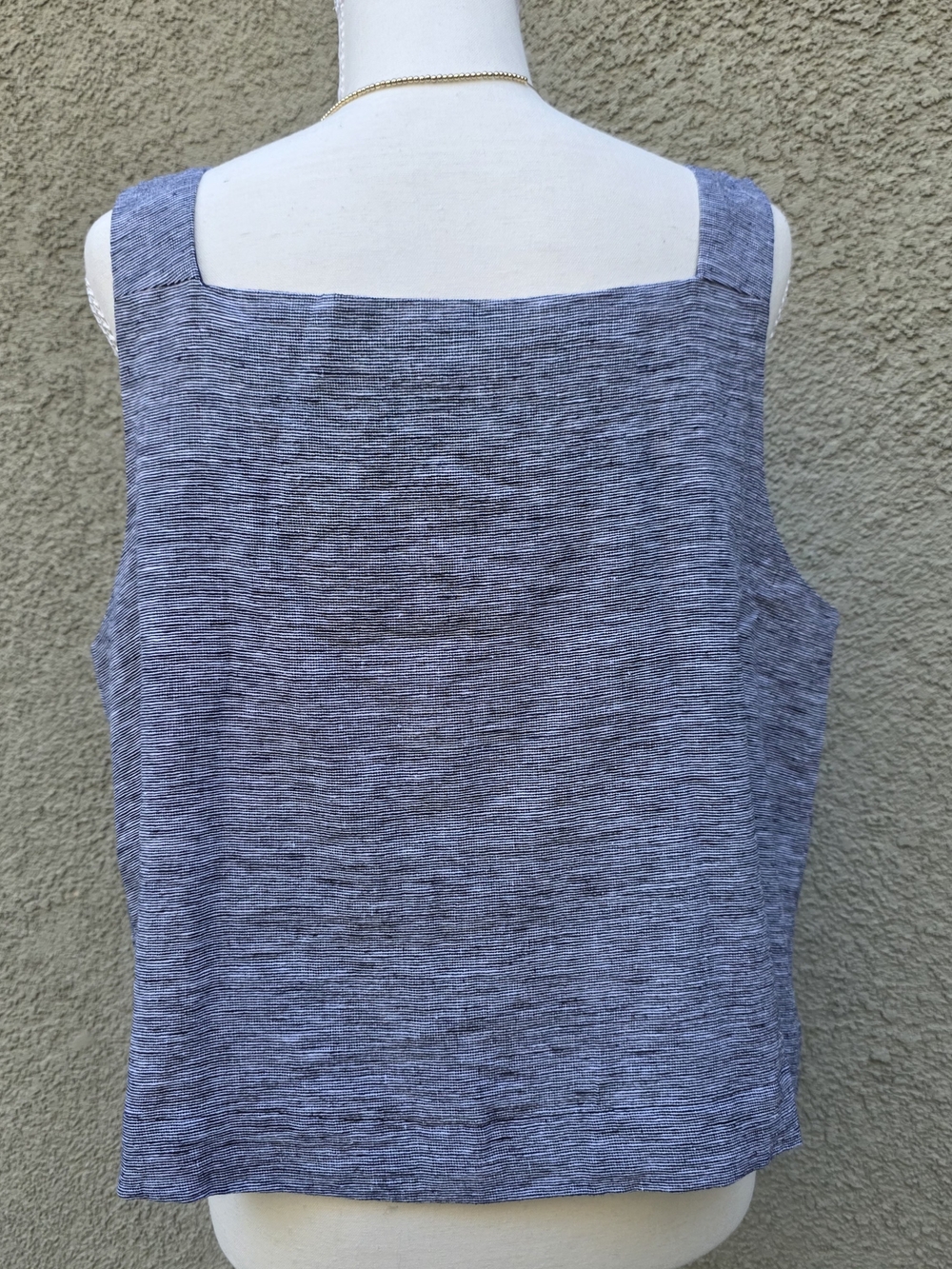 LOFT Blue Textured Button-Front Crop Tank - Picture 8 of 9